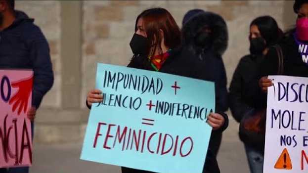 Video Manifestantes denuncian feminicidios y asesinatos contra la comunidad LGBTQ en la ciudad de Juárez in English