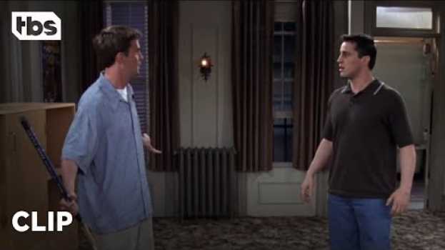 Video Friends: Joey and Chandler Get Robbed (Season 4 Clip) | TBS auf Deutsch