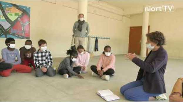 Video Répétitions du spectacle "Pas si grand !" à l'école Ernest- Pérochon - festival Panique au dancing in English